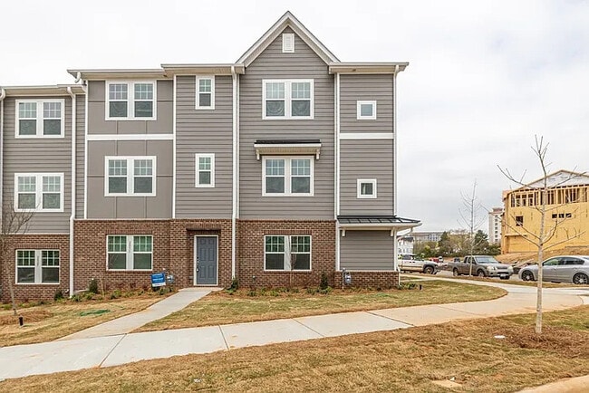 Building Photo - Room in Townhome on Bryce Ave