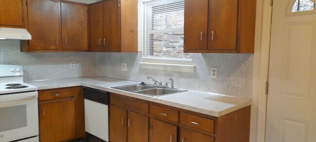 Foto del edificio - 5234 Donlyn Dr