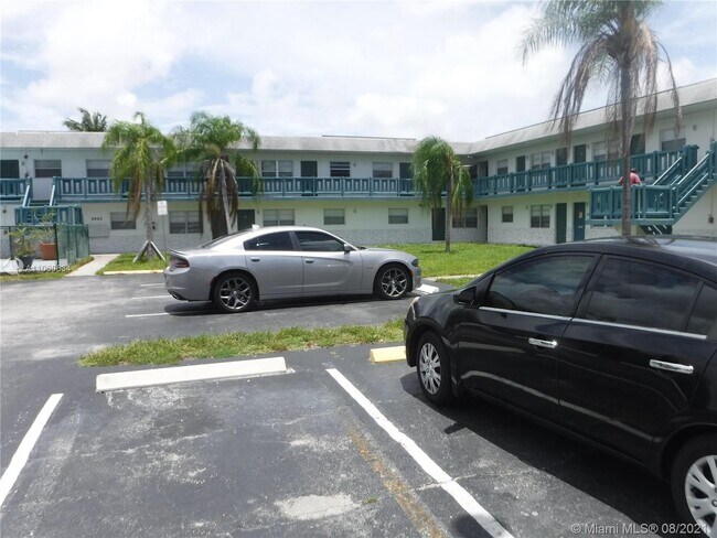 Foto del edificio - 1045 NE 39th Dr