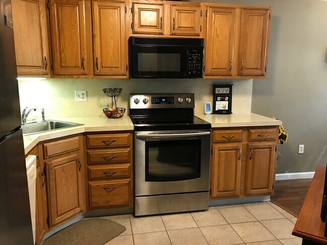 Foto del edificio - 903 Ridgefield Cir