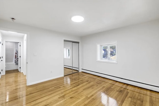 Building Photo - 400 Warburton Ave
