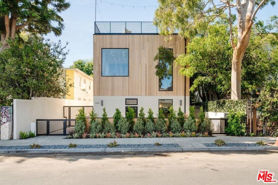 Foto principal - 609 Broadway St