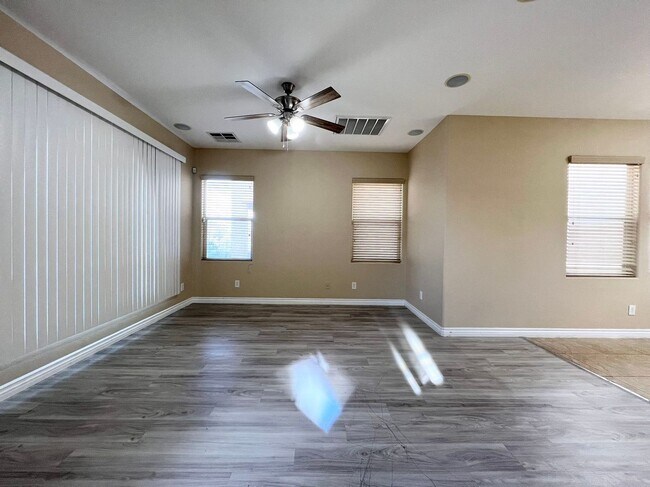 Foto del edificio - 12036 Hathaway Pines Dr