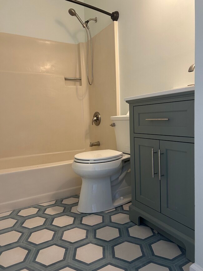 Baño - 108 Seaside Ave