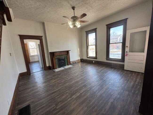 Foto del edificio - 1535 Sharon Ave