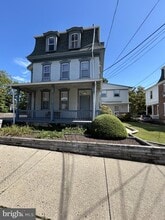 Building Photo - 415 School St