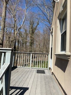 Private entry - 166 Blackwood Ln