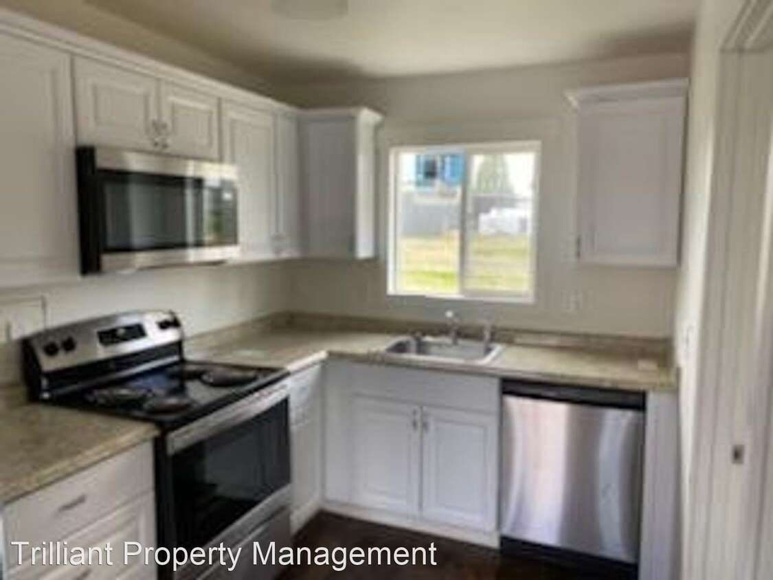 Primary Photo - 3355 Portland Rd NE