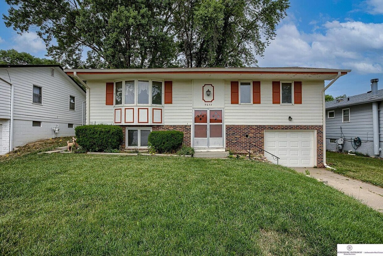 9632 Cady Ave, Omaha, NE 68134 House Rental in Omaha, NE
