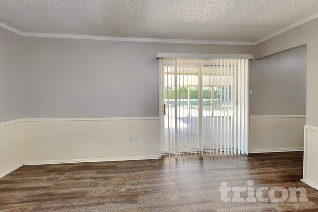 Building Photo - 429 W Ferndale Ln