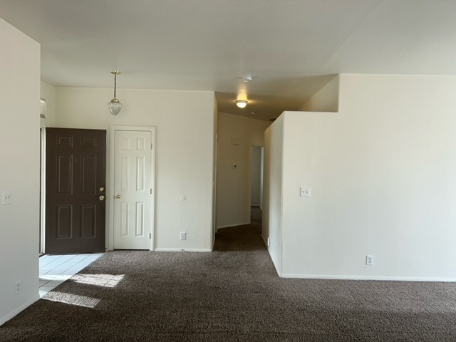 Building Photo - 2247 Bridle Wreath Ln