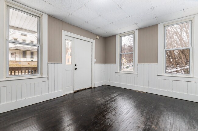 Foto del edificio - 910 W Locust St