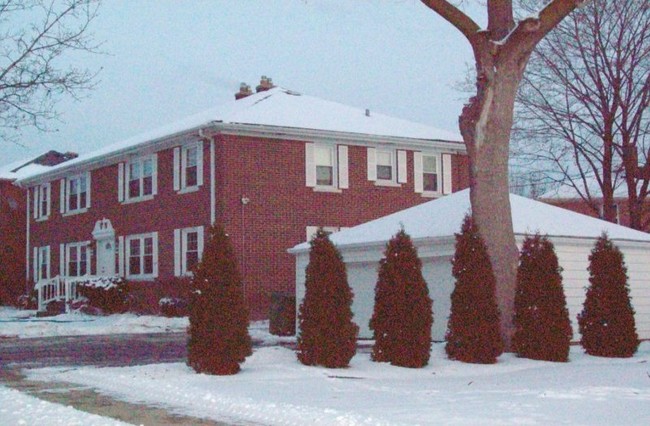 Building Photo - 5429 W Beloit Rd