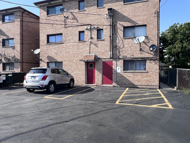 Building Photo - 6525 W 64th Pl