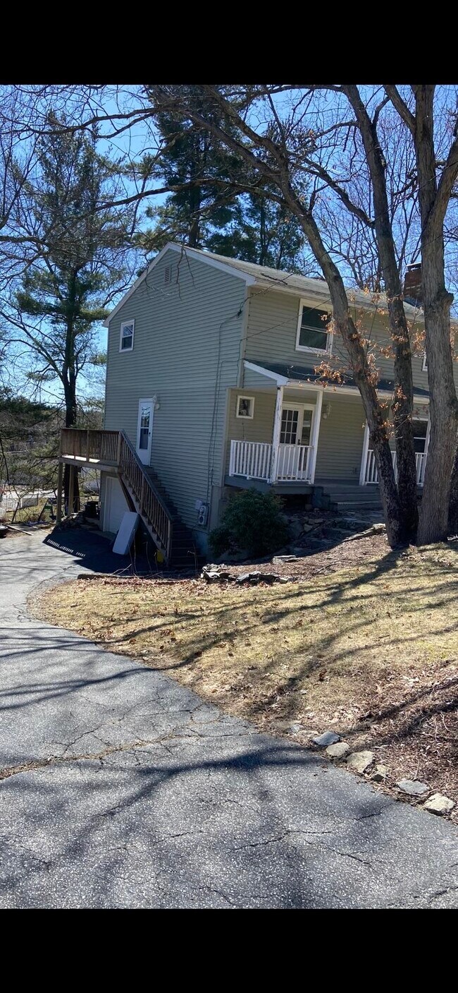 24 Old Coach Rd, Nashua, NH 03062 House Rental in Nashua, NH
