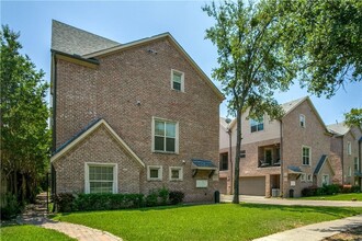 Building Photo - 3421 Normandy Ave