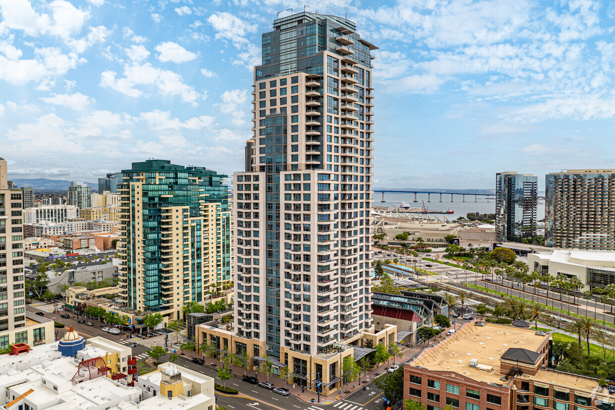 550 Front St San Diego, CA 92101-7095 - The Pinnacle Tower