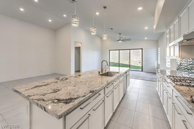 Building Photo - 11836 Star Grass Ave