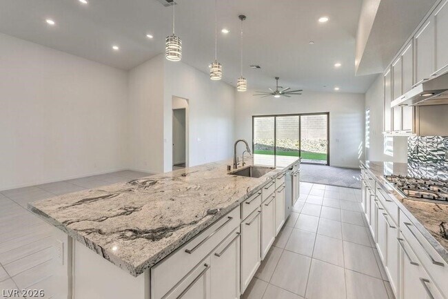 Foto del edificio - 11836 Star Grass Ave