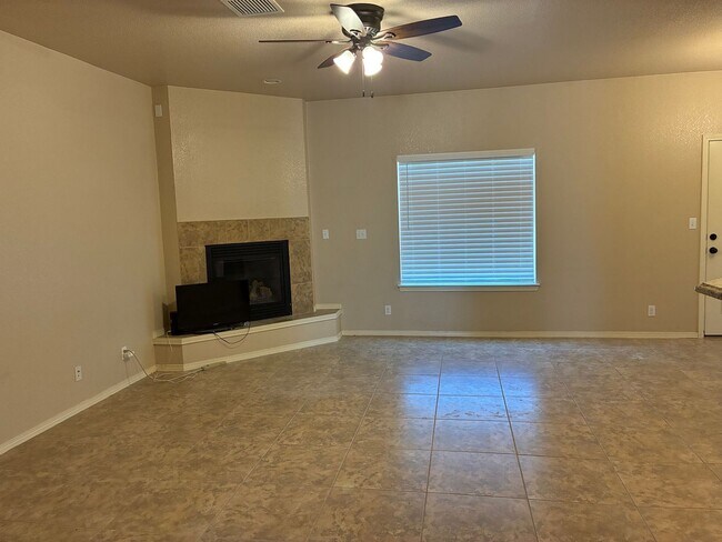 Building Photo - Santa Teresa Beauty 3 Bedrooms plus 2 and ...
