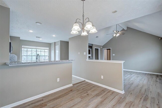 Building Photo - 12826 Stancliff Oaks St