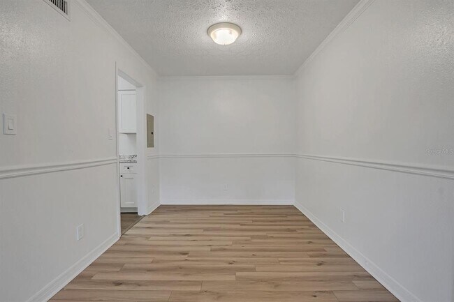 Building Photo - 285 Wymore Rd