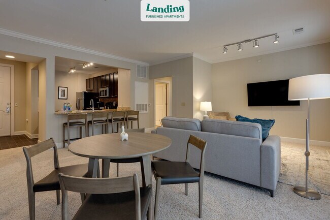 Building Photo - 1116 Davenport Blvd