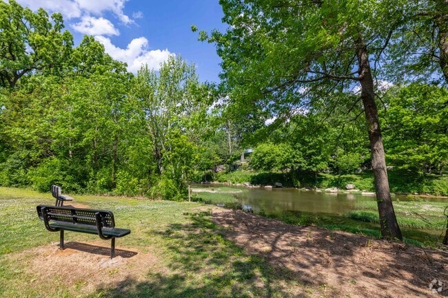 Stones River Waterfront Access - Rivermont Apartments