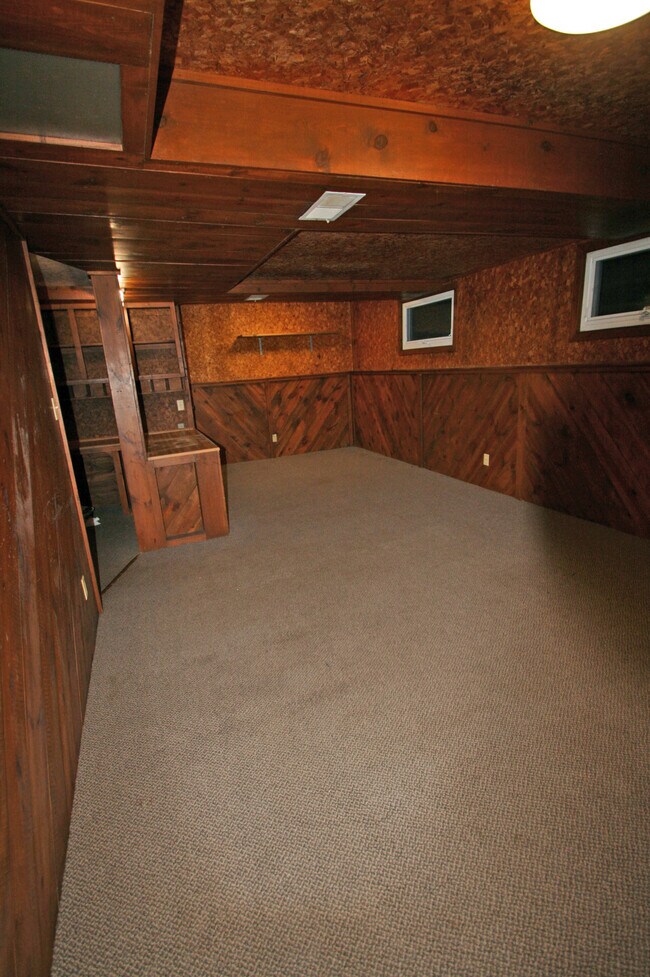 lower level - 1438 Lakewood Dr