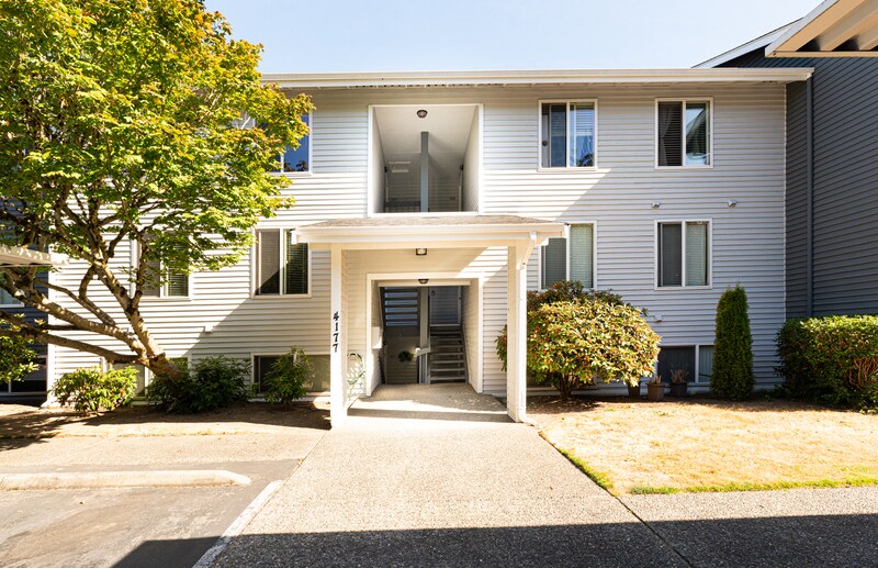 Foto principal - 4177 W Lake Sammamish Pkwy SE