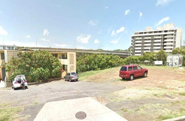 Building Photo - 6-Unit Multifamily or Redevelopment Lot