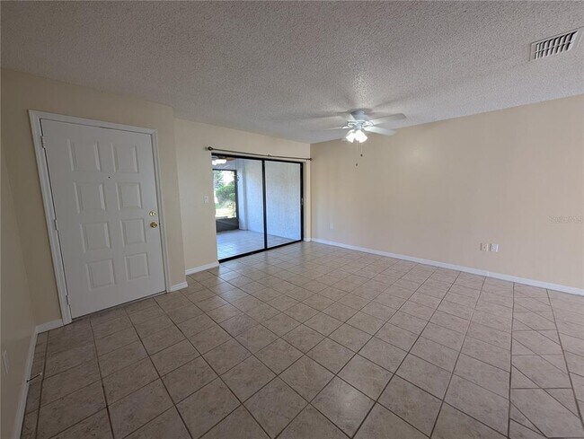 Foto del edificio - 7705 Rockville Ct
