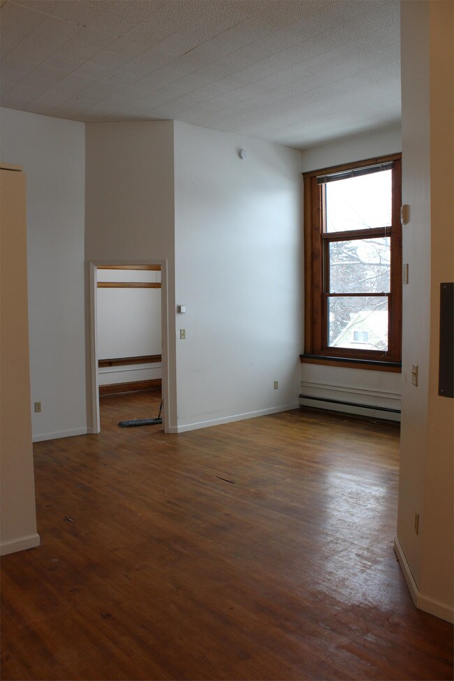 Foto del edificio - 510 N 40th Ave W