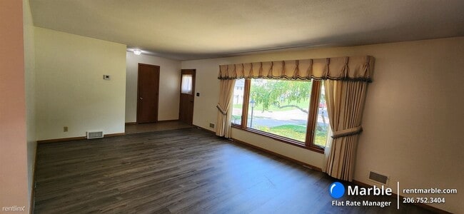 Building Photo - 3 br, 3 bath House - 6116 Hansen Rd