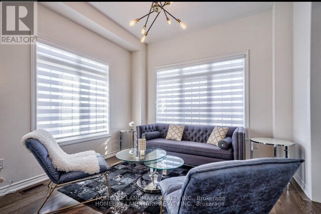 Photo du bâtiment - 329 Danny Wheeler Blvd