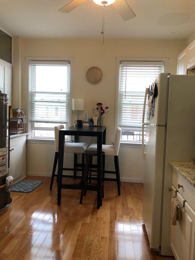 Foto del edificio - 411 Adams St