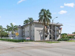 Building Photo - 1101 NE 80th St