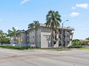 Building Photo - 1101 NE 80th St