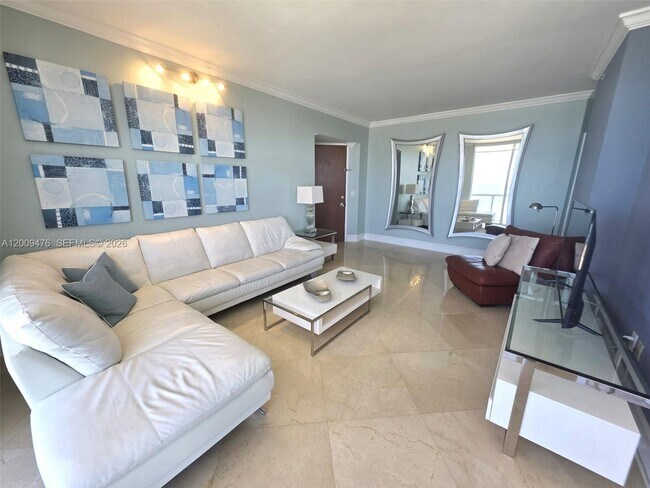 Foto del edificio - 6365 Collins Ave