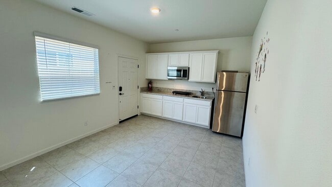 Building Photo - Charming 1-Bedroom ADU in a Brand New Neig...