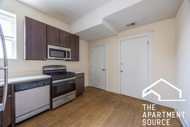 Photo - 2814 N Troy St Apartment