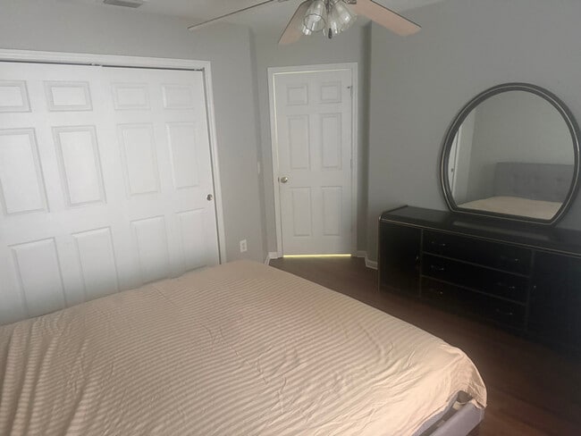 Building Photo - 1 Southchase Area