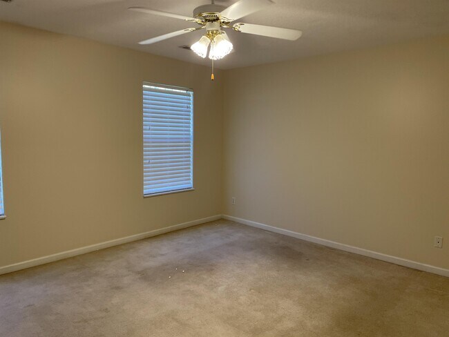 Building Photo - 6317 Beehive Ln