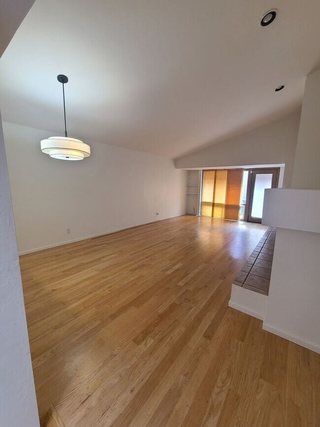 Foto del edificio - 3118 E Macenroe Ln