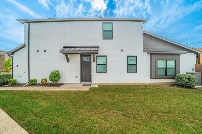 Building Photo - 1278 Lamar Dr