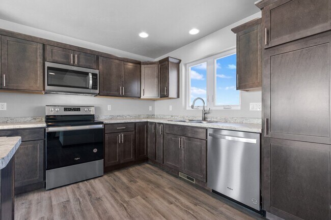 Building Photo - 3601 E Rubyred Dr