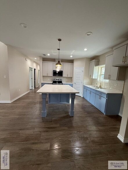 Foto del edificio - 3075 E 23rd St