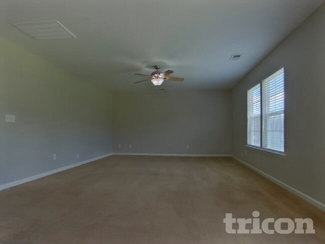 Foto del edificio - 543 Silver Spoon Ln