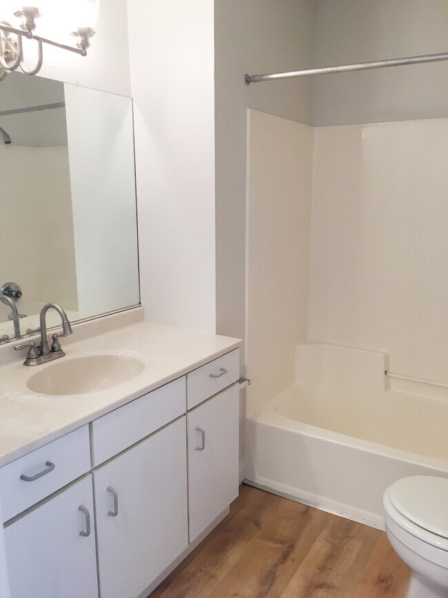 Foto del edificio - 2635 Glen Creek Pl