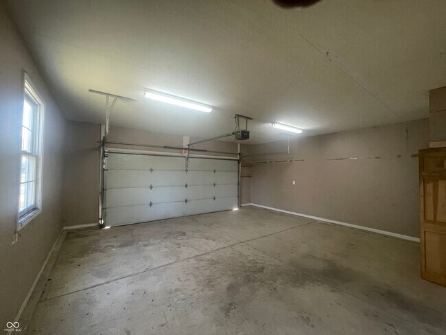 Foto del edificio - 1210 Senator Ln